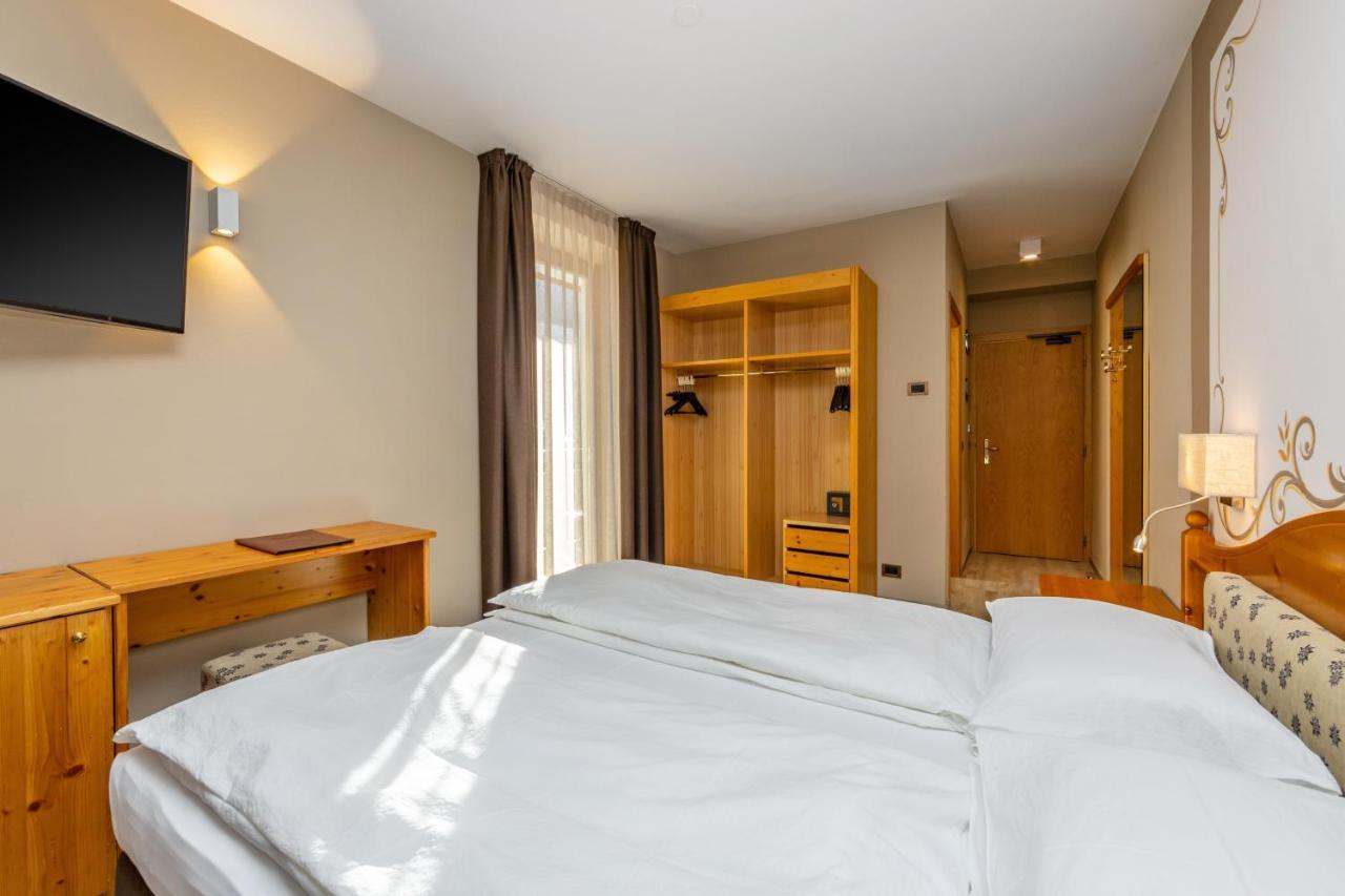 Hotel Vittoria - Ricarica L'Anima Dimaro Kültér fotó