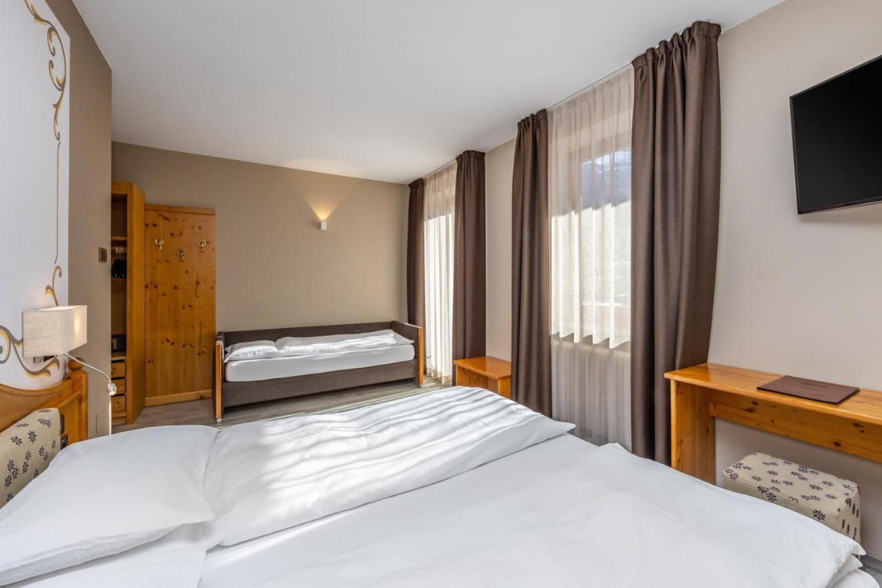 Hotel Vittoria - Ricarica L'Anima Dimaro Kültér fotó
