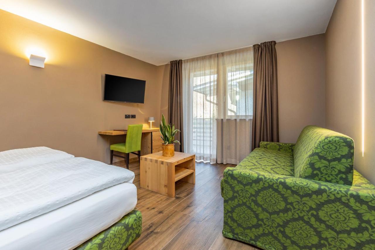 Hotel Vittoria - Ricarica L'Anima Dimaro Kültér fotó