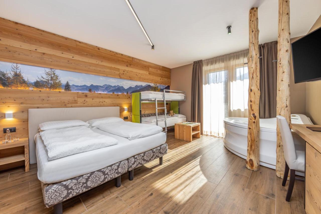 Hotel Vittoria - Ricarica L'Anima Dimaro Kültér fotó