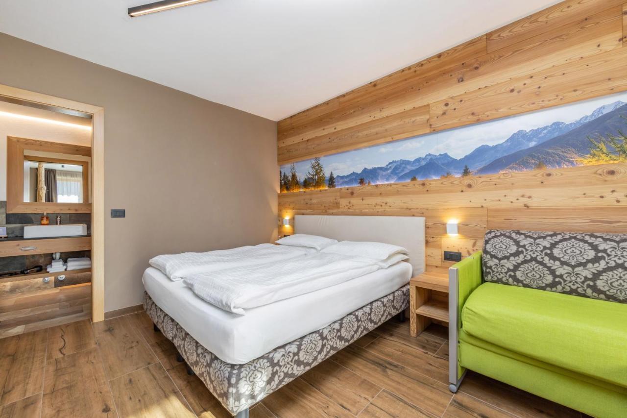 Hotel Vittoria - Ricarica L'Anima Dimaro Kültér fotó