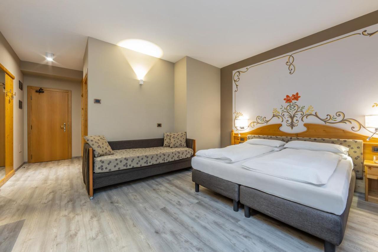 Hotel Vittoria - Ricarica L'Anima Dimaro Kültér fotó