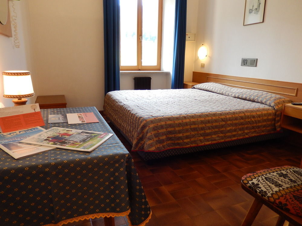 Hotel Vittoria - Ricarica L'Anima Dimaro Kültér fotó